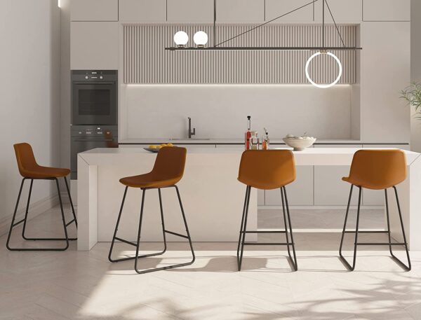 Schaffen Sie einen Ablenkungsraum für Ihre Mitarbeiter mit Barstühlen und Barhockern im Industrial Style
